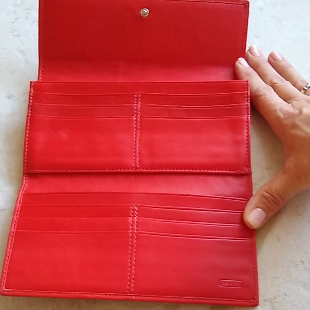 Vintage Coach Hampton Trifold Wallet - Picture 2 of 6